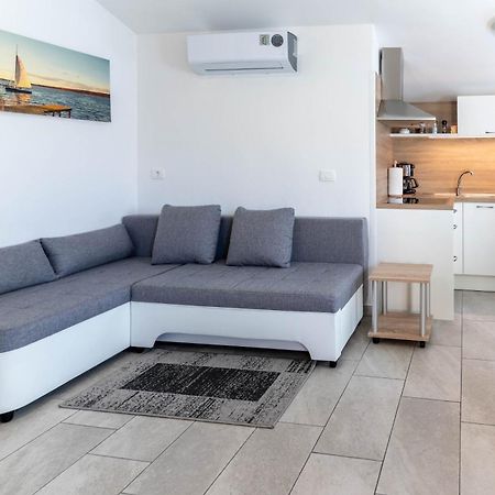 Apartmaji Ema Koper Exteriör bild