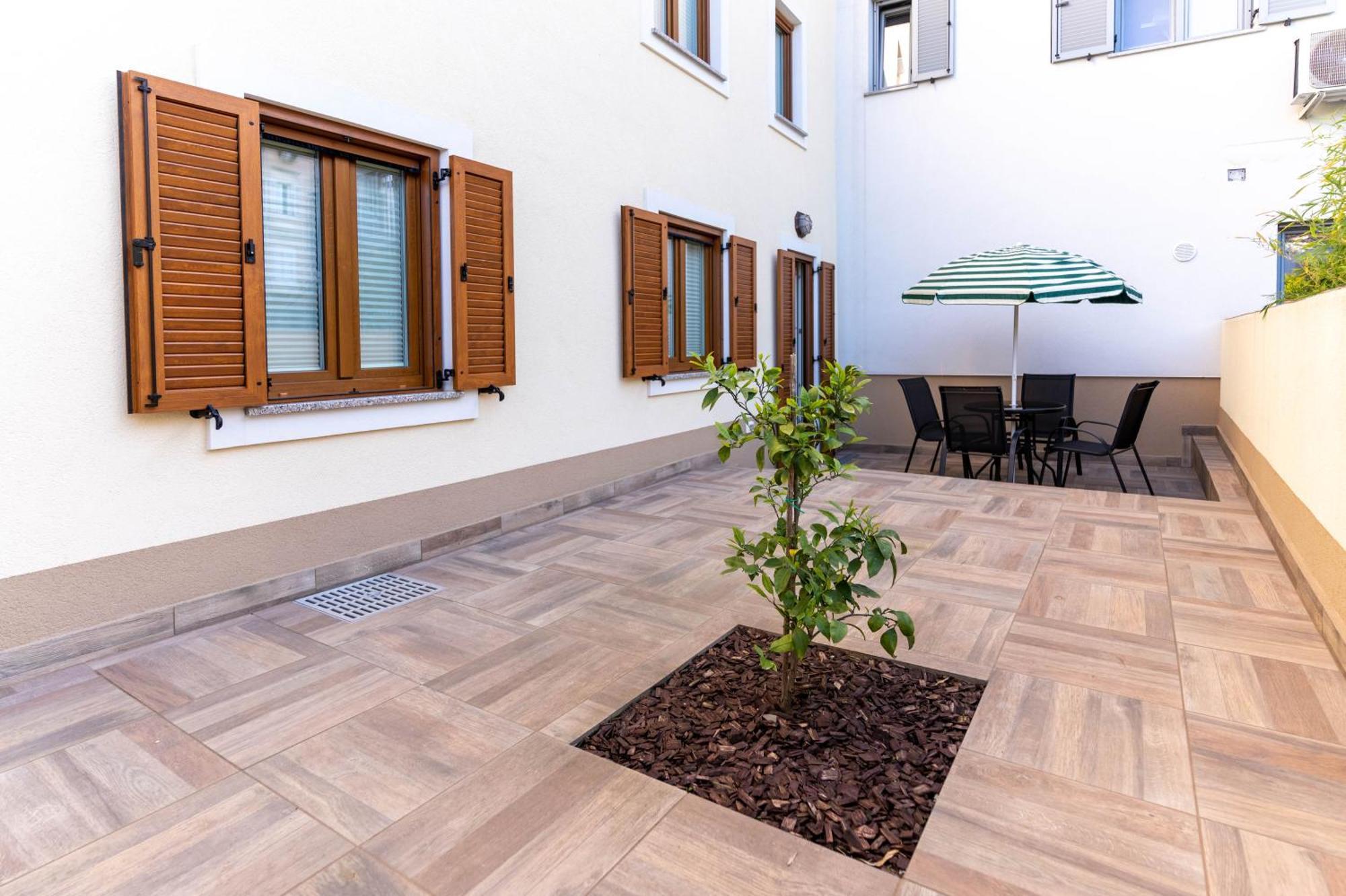 Apartmaji Ema Koper Exteriör bild