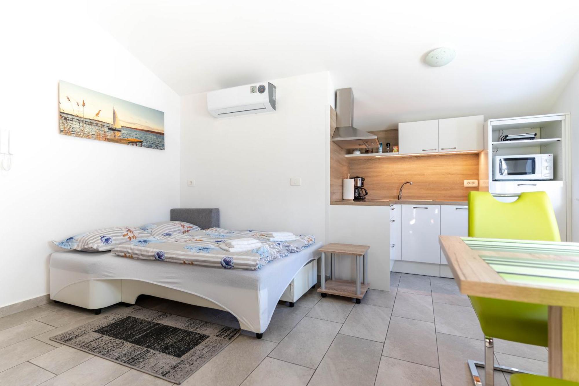 Apartmaji Ema Koper Exteriör bild