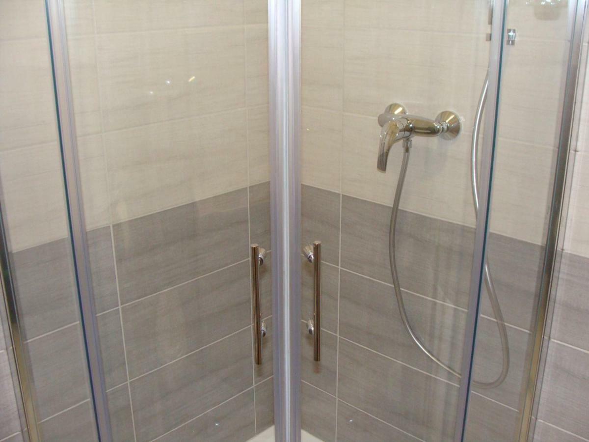 Apartmaji Ema Koper Exteriör bild