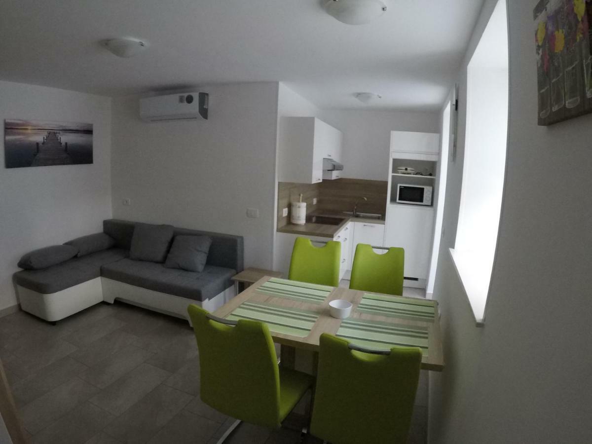 Apartmaji Ema Koper Exteriör bild