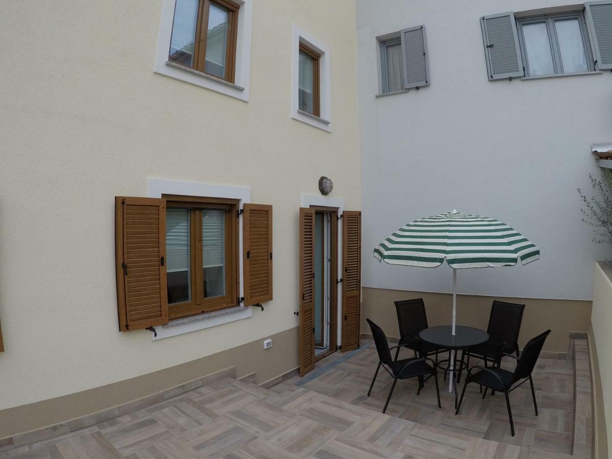 Apartmaji Ema Koper Exteriör bild